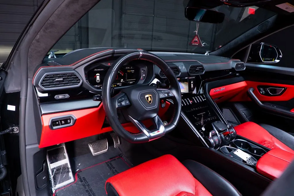 Lamborghini Urus photo 30