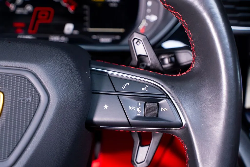 Lamborghini Urus photo 33