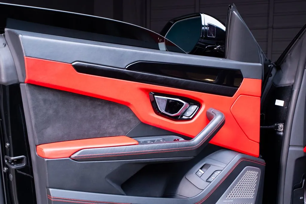 Lamborghini Urus photo 25