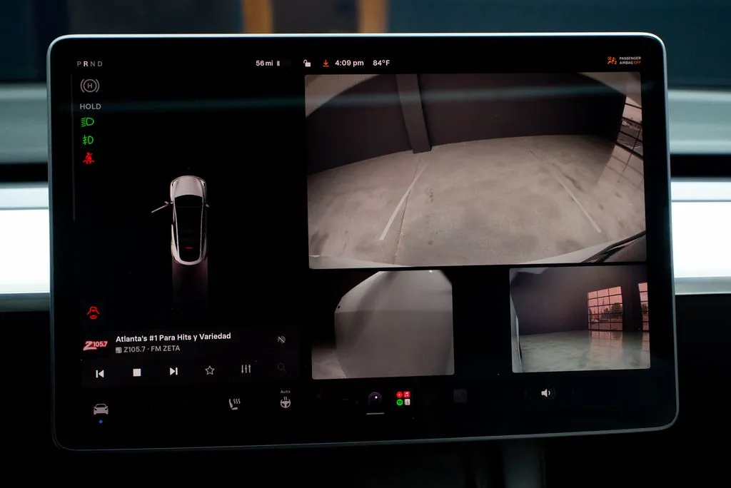 Tesla Model Y photo 31