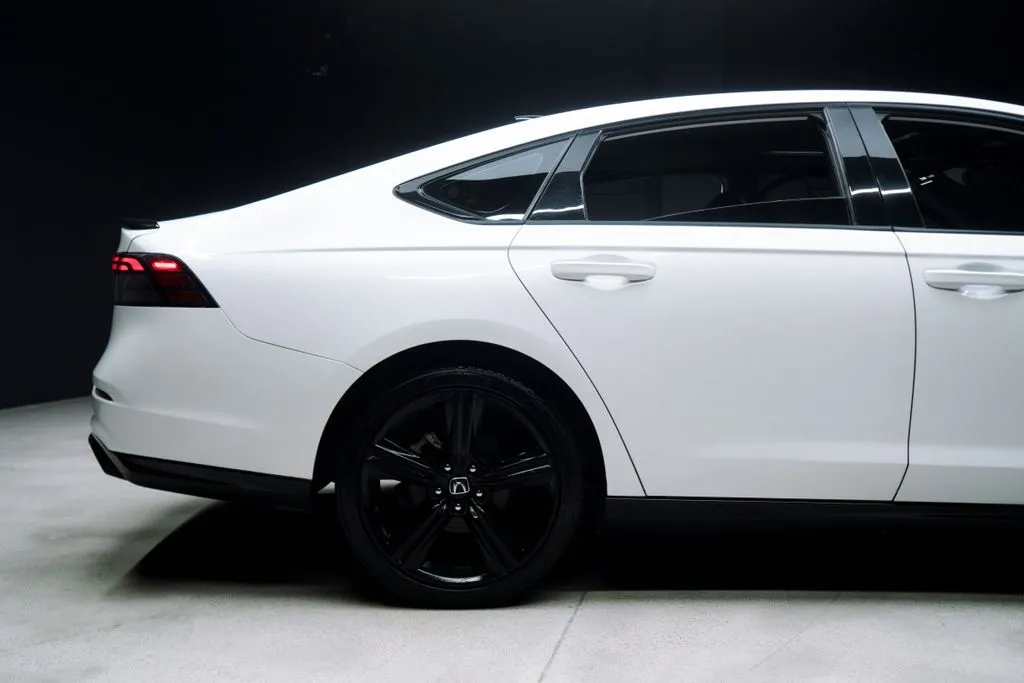 Honda Accord Hybrid photo 12