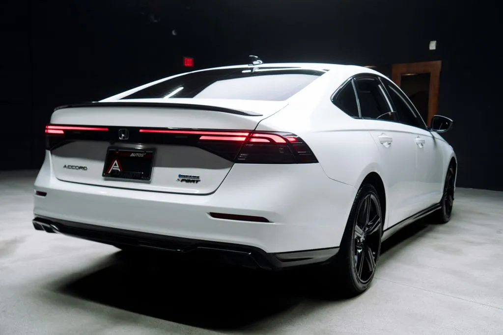 Honda Accord Hybrid photo 14