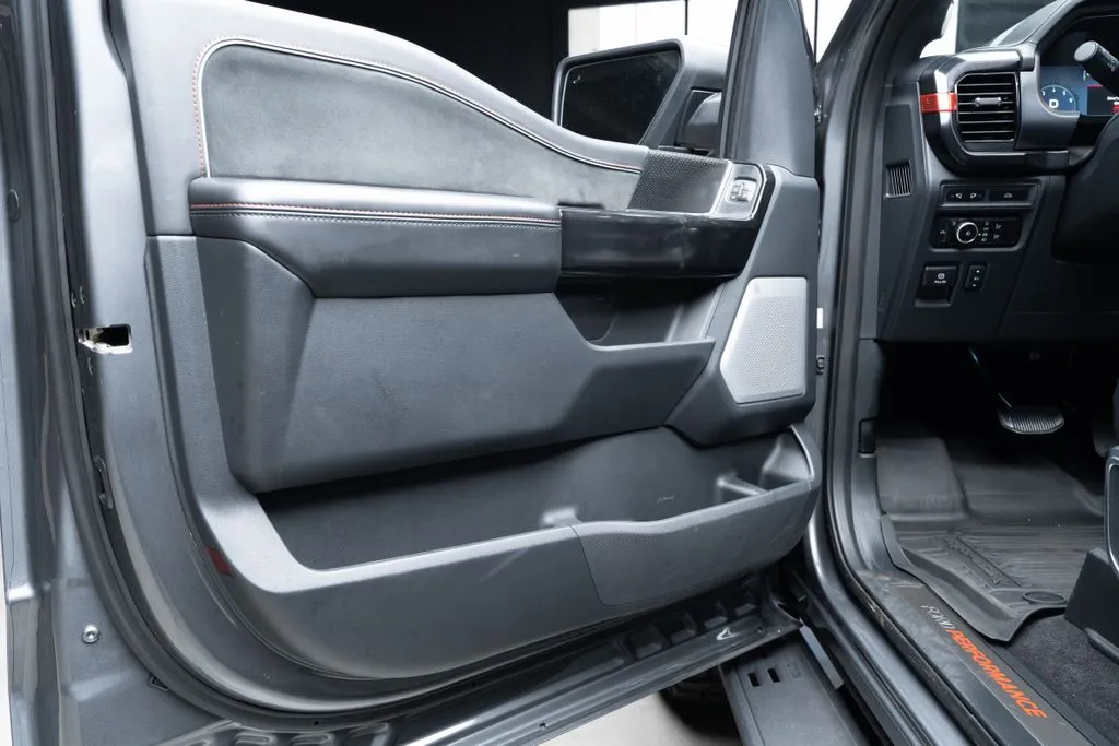 Ford F-150 photo 26