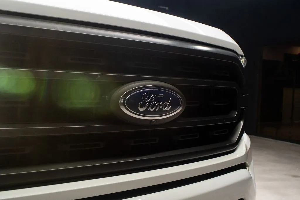 Ford F-150 photo 8