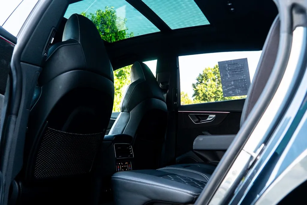 Audi SQ8 photo 12