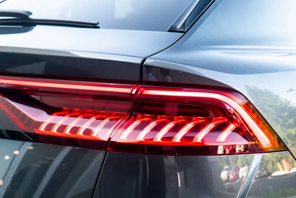 Audi SQ8 photo 14
