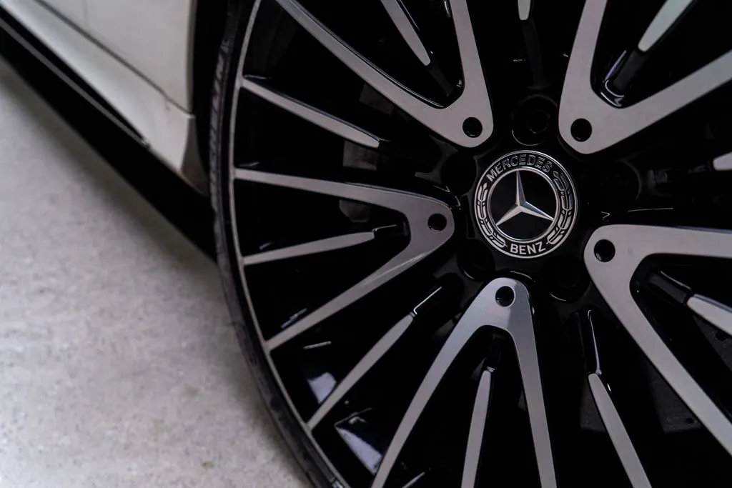 Mercedes-Benz S-Class photo 10
