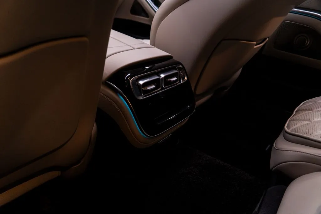 Mercedes-Benz S-Class photo 32