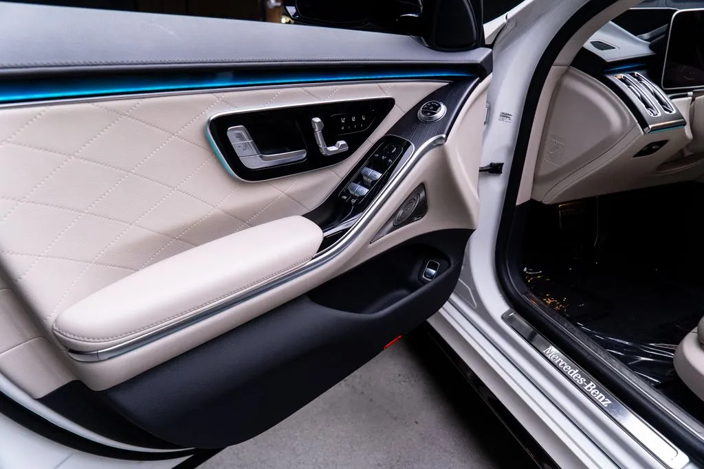 Mercedes-Benz S-Class photo 26