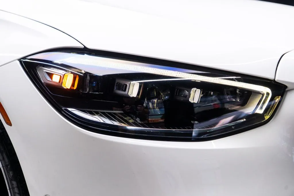 Mercedes-Benz S-Class photo 8