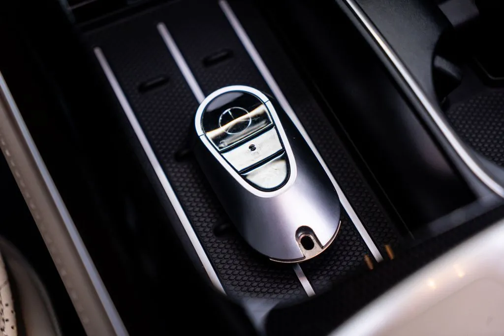 Mercedes-Benz S-Class photo 24