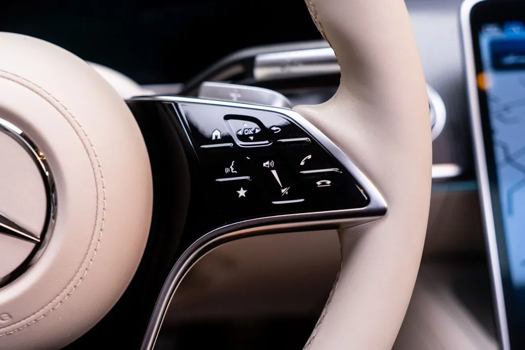 Mercedes-Benz S-Class photo 21