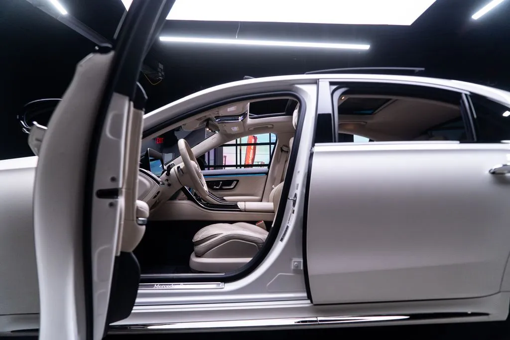Mercedes-Benz S-Class photo 30
