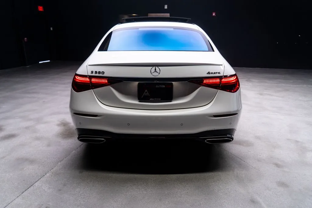 Mercedes-Benz S-Class photo 17
