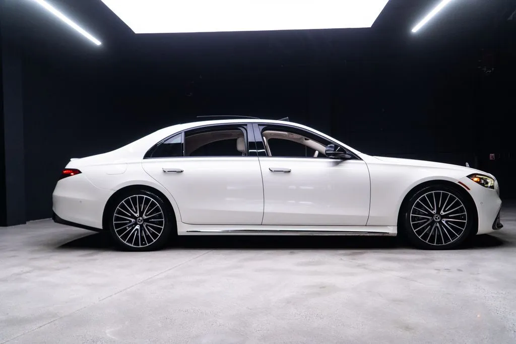Mercedes-Benz S-Class photo 12