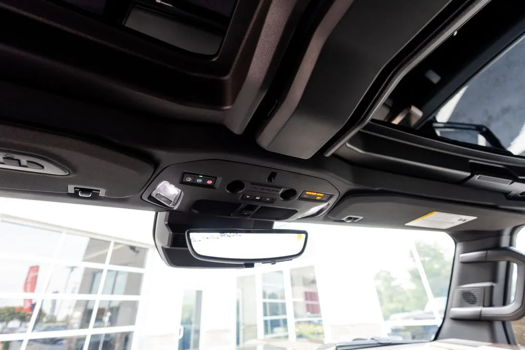 GMC Hummer EV SUV photo 41