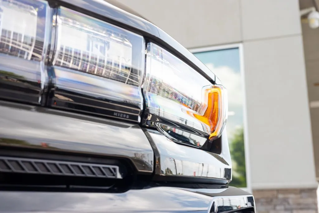 GMC Hummer EV SUV photo 8