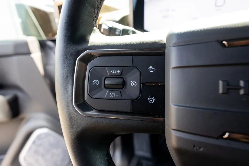 GMC Hummer EV SUV photo 30