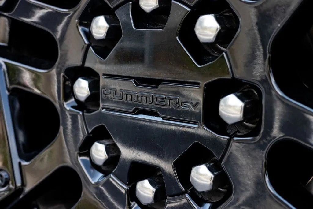 GMC Hummer EV SUV photo 15