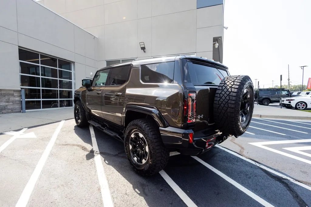 GMC Hummer EV SUV photo 57