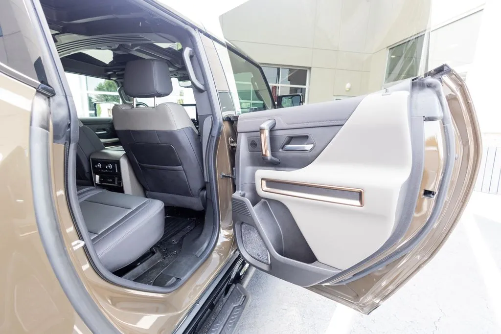 GMC Hummer EV SUV photo 53