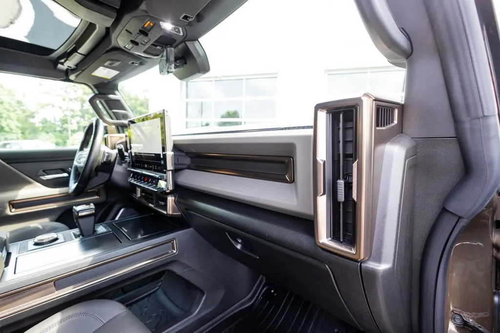 GMC Hummer EV SUV photo 47