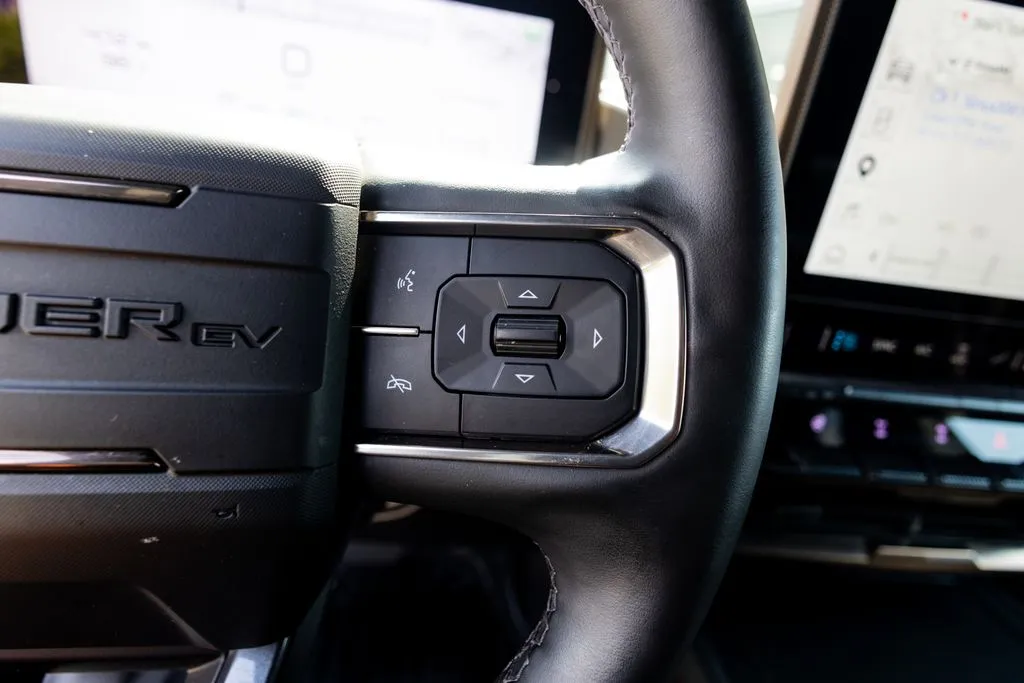 GMC Hummer EV SUV photo 29