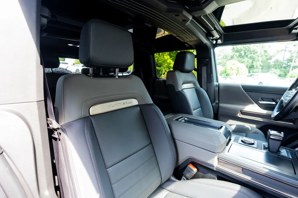 GMC Hummer EV SUV photo 48