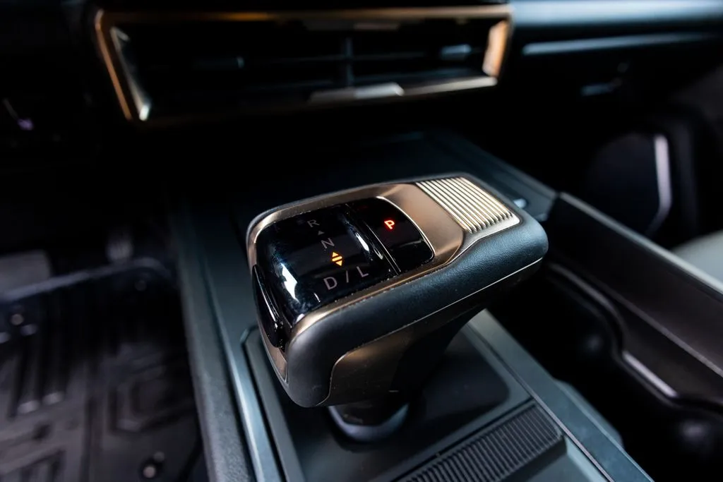 GMC Hummer EV SUV photo 38