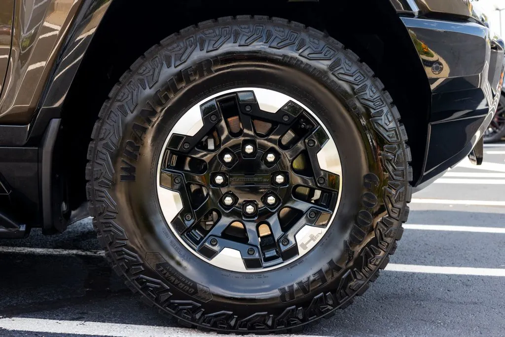 GMC Hummer EV SUV photo 14