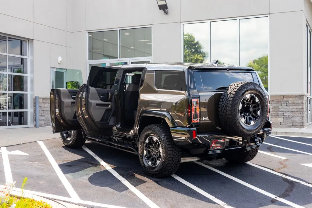 GMC Hummer EV SUV photo 20