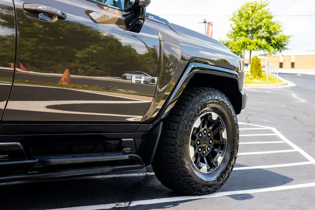 GMC Hummer EV SUV photo 13
