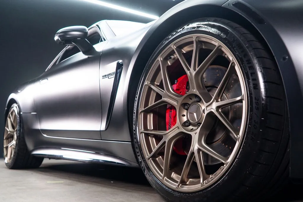Mercedes-Benz AMG GT photo 13