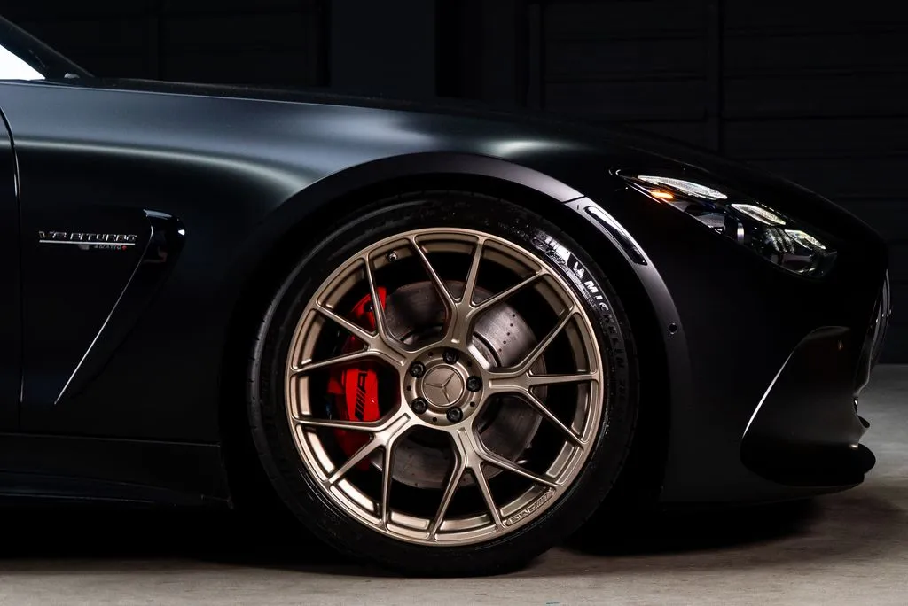 Mercedes-Benz AMG GT photo 12
