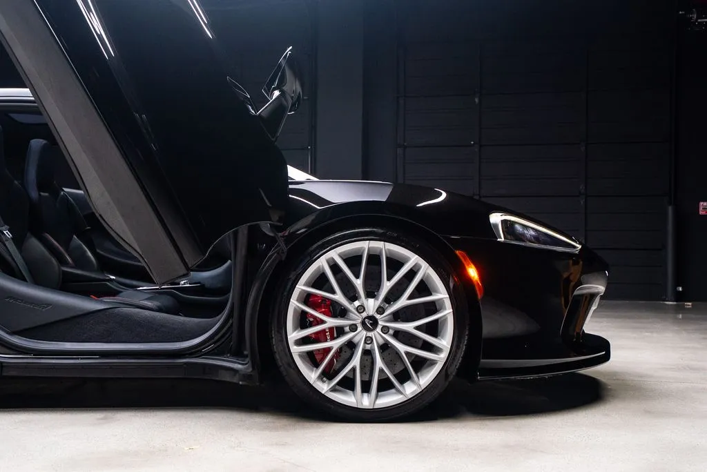 McLaren GT photo 14