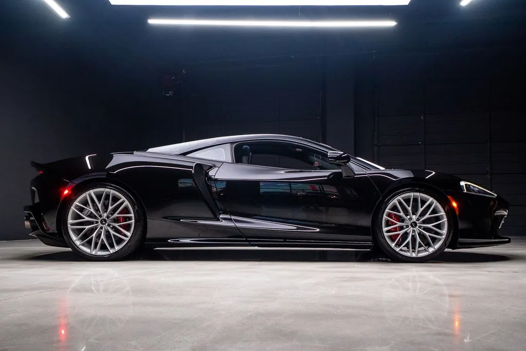 McLaren GT photo 12