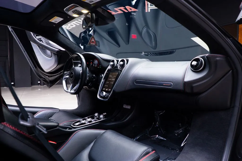 McLaren GT photo 48
