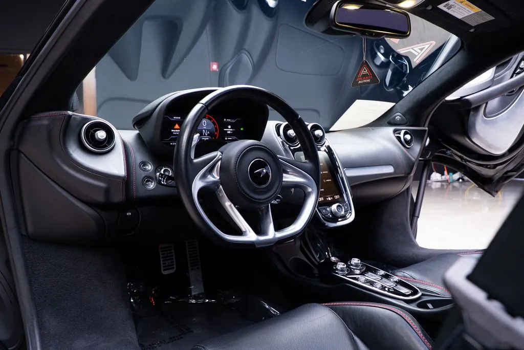 McLaren GT photo 36