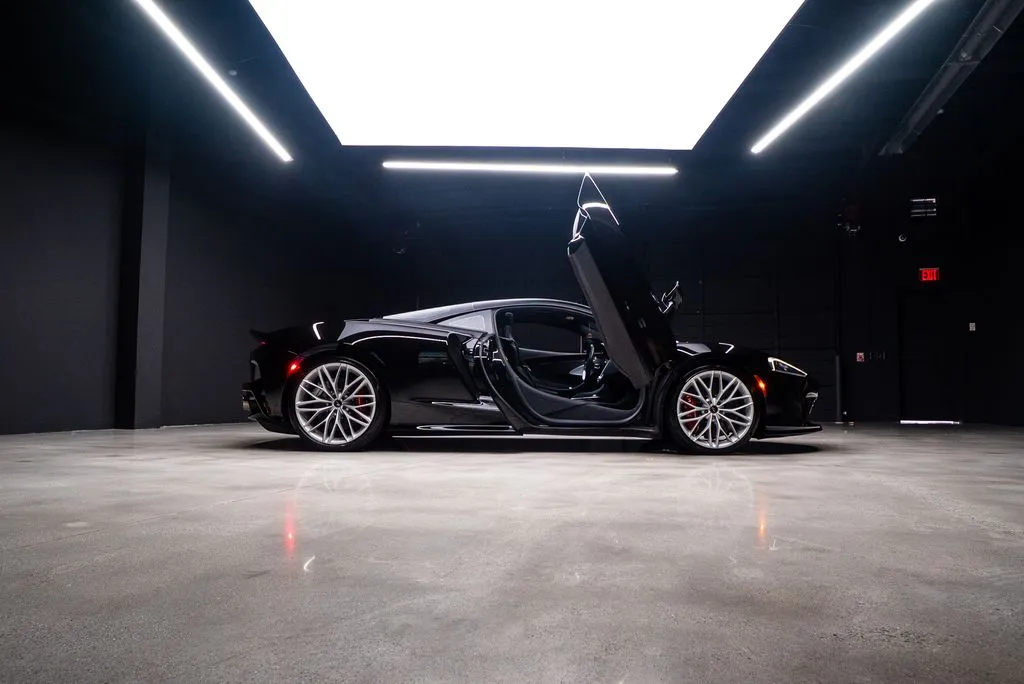 McLaren GT photo 13