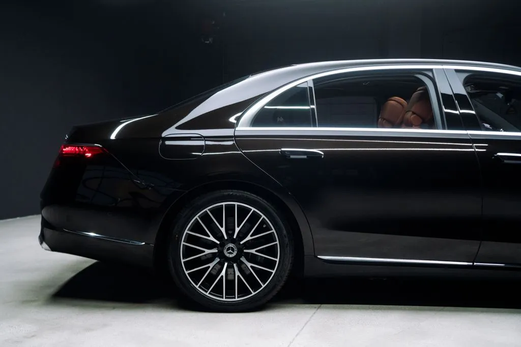 Mercedes-Benz S-Class photo 16