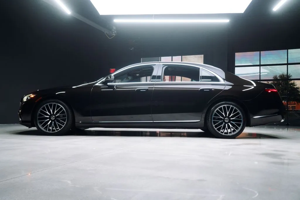 Mercedes-Benz S-Class photo 24