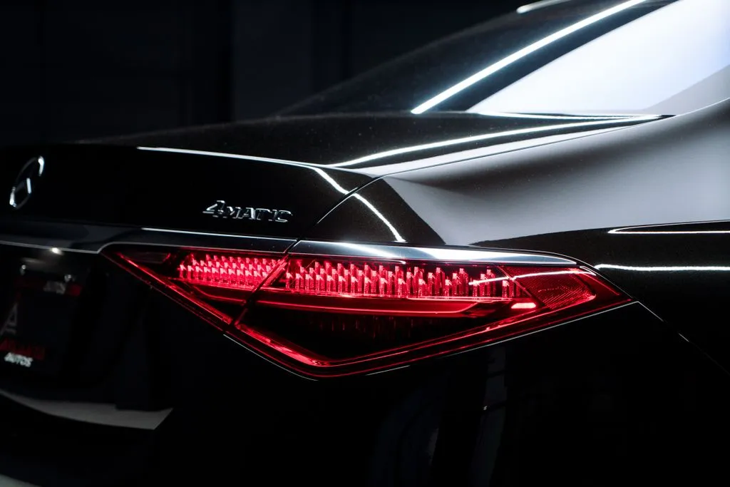 Mercedes-Benz S-Class photo 17
