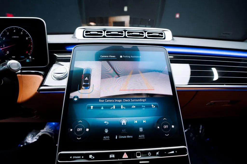 Mercedes-Benz S-Class photo 39