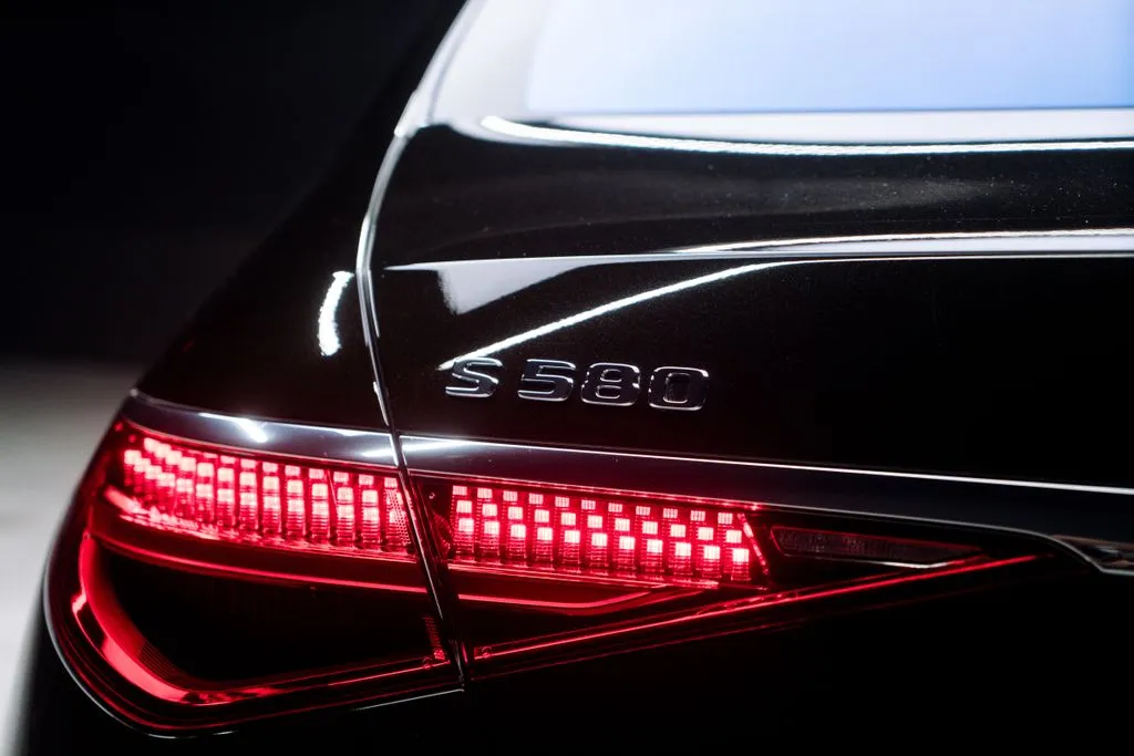 Mercedes-Benz S-Class photo 22