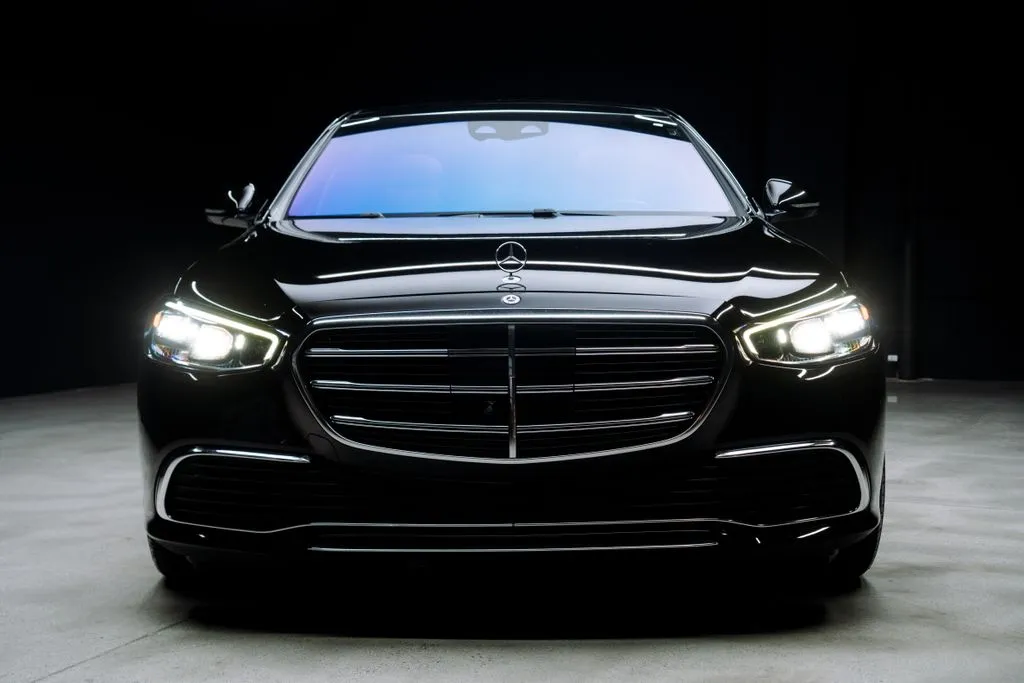Mercedes-Benz S-Class photo 3