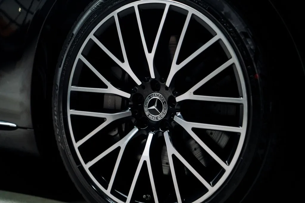 Mercedes-Benz S-Class photo 13