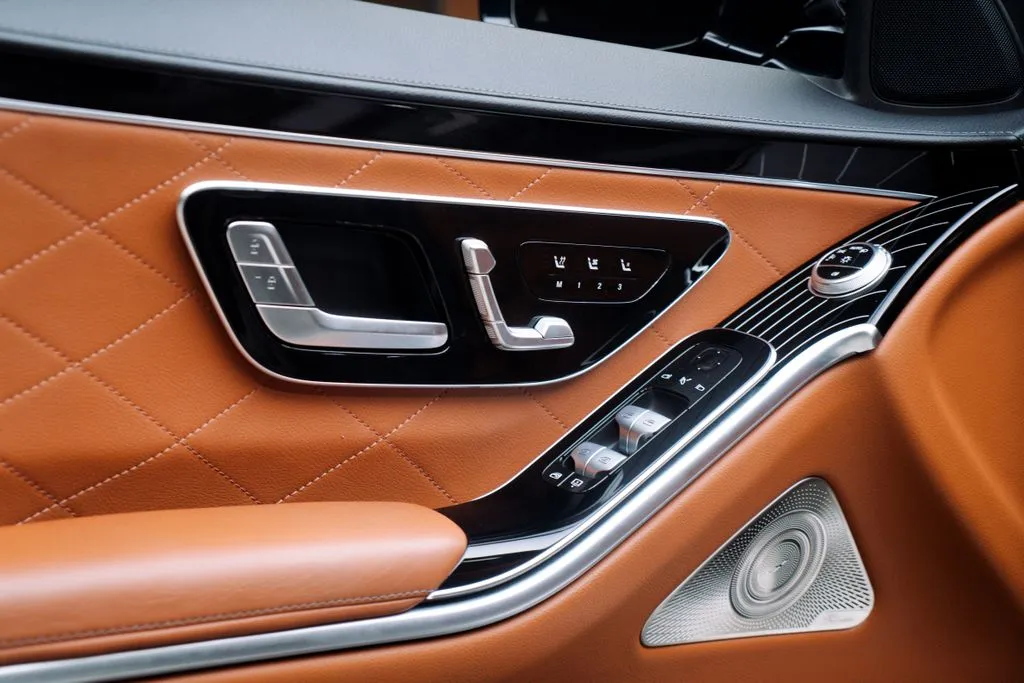 Mercedes-Benz S-Class photo 28