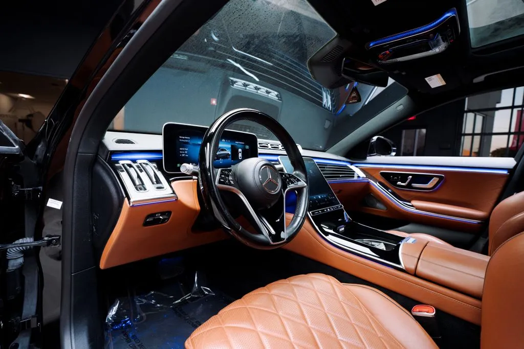 Mercedes-Benz S-Class photo 32