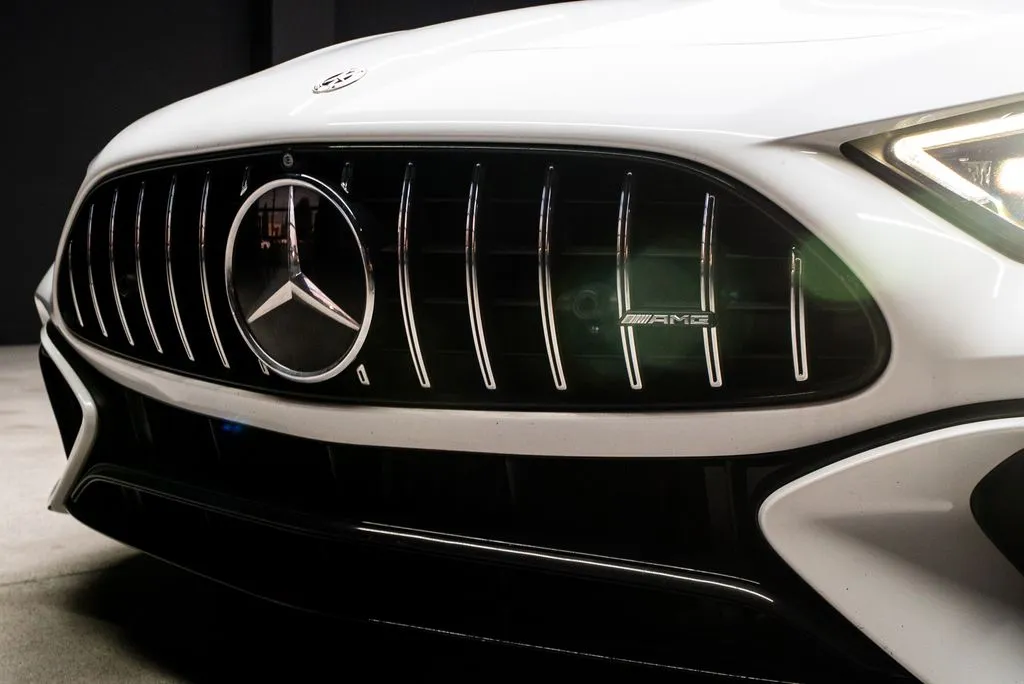 Mercedes-Benz SL-Class photo 8