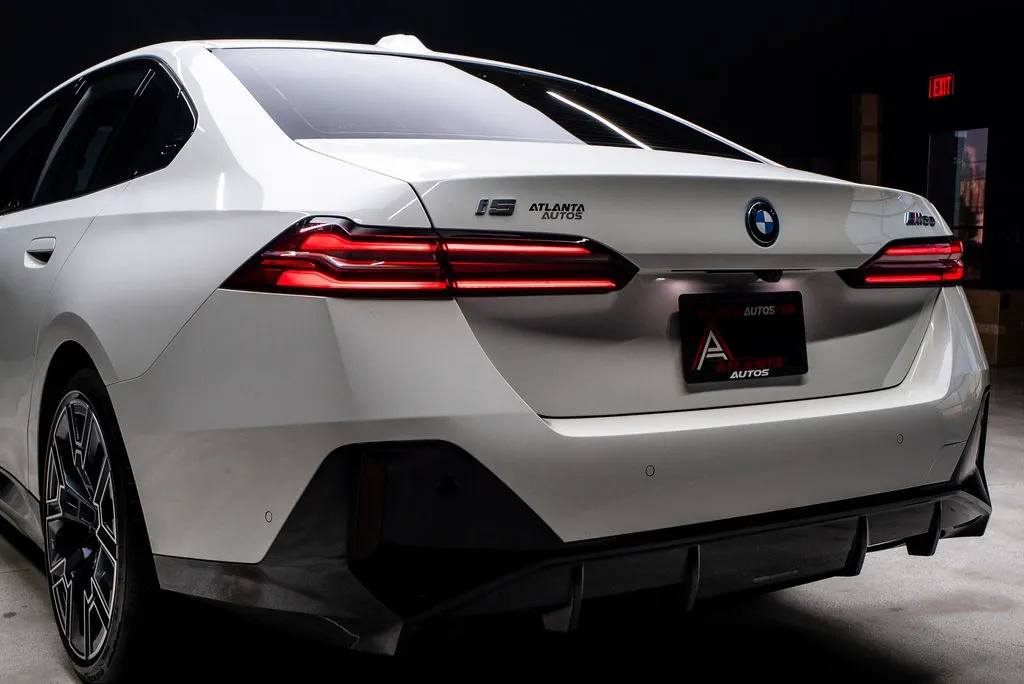 BMW i5 photo 25